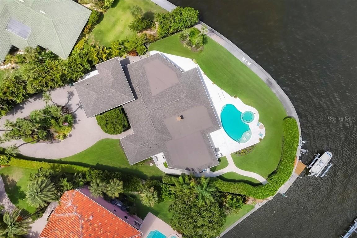 1701 Sandalwood Dr., Sarasota, FL 34231