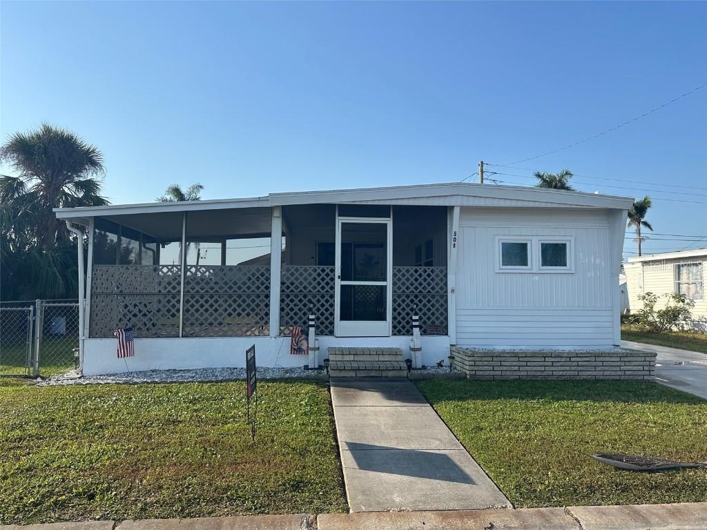 508 51st Ave., Bradenton, FL 34207