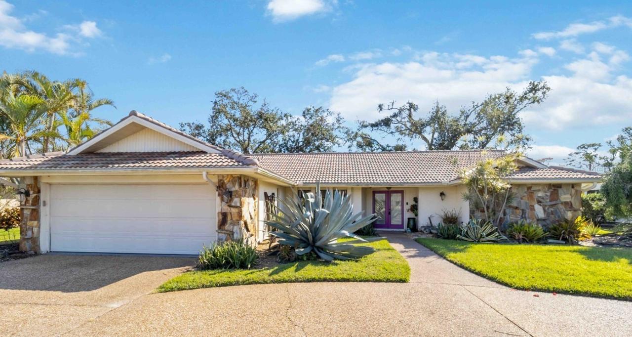 3876 Torrey Pines Blvd., Sarasota, FL 34238