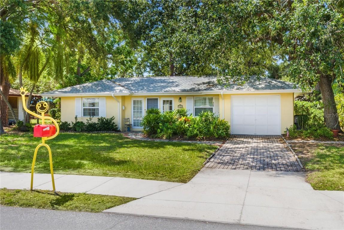 1870 Jasmine Dr., Sarasota, FL 34239
