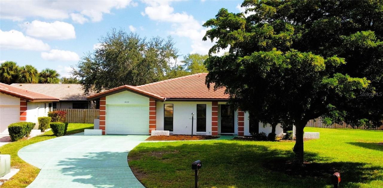 3002 Vivienda Dr. #22, Bradenton, FL 34207