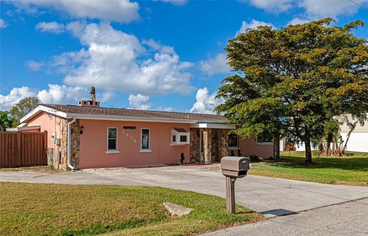 2506 41st St., Bradenton, FL 34208