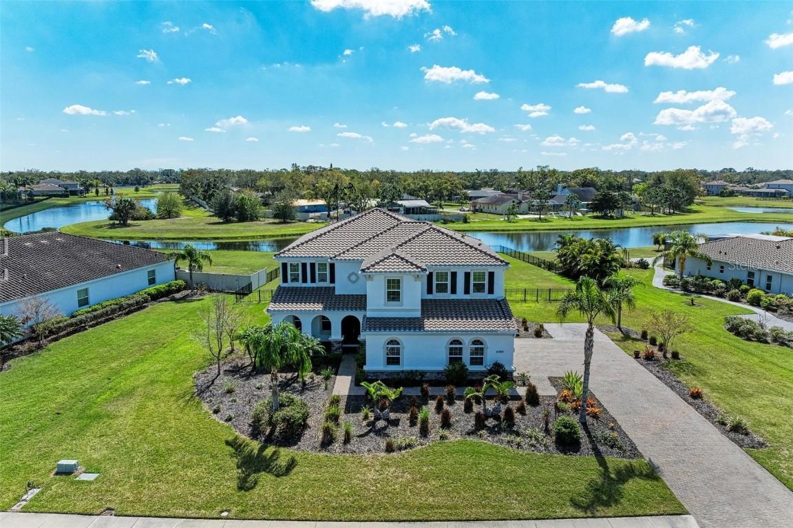 4789 Vasca Dr., Sarasota, FL 34240