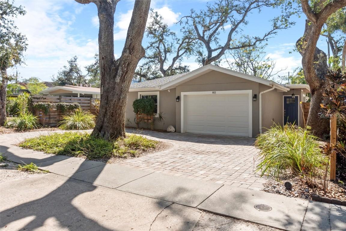 1622 Wisconsin Ln., Sarasota, FL 34239