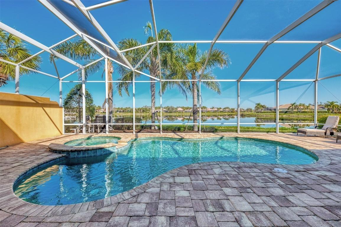 5916 Mariposa Ln., Sarasota, FL 34238