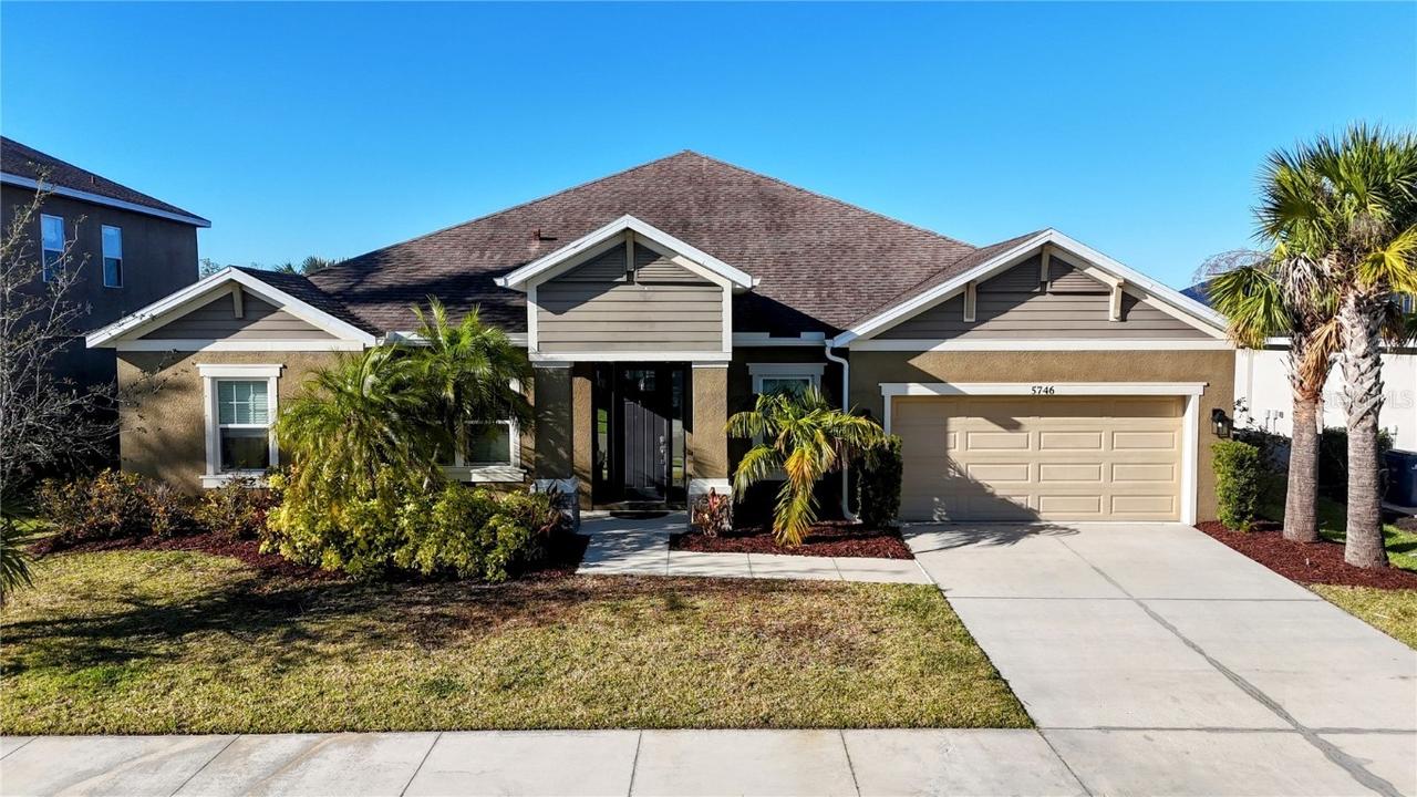 5746 Hydrangea Cir., Sarasota, FL 34238