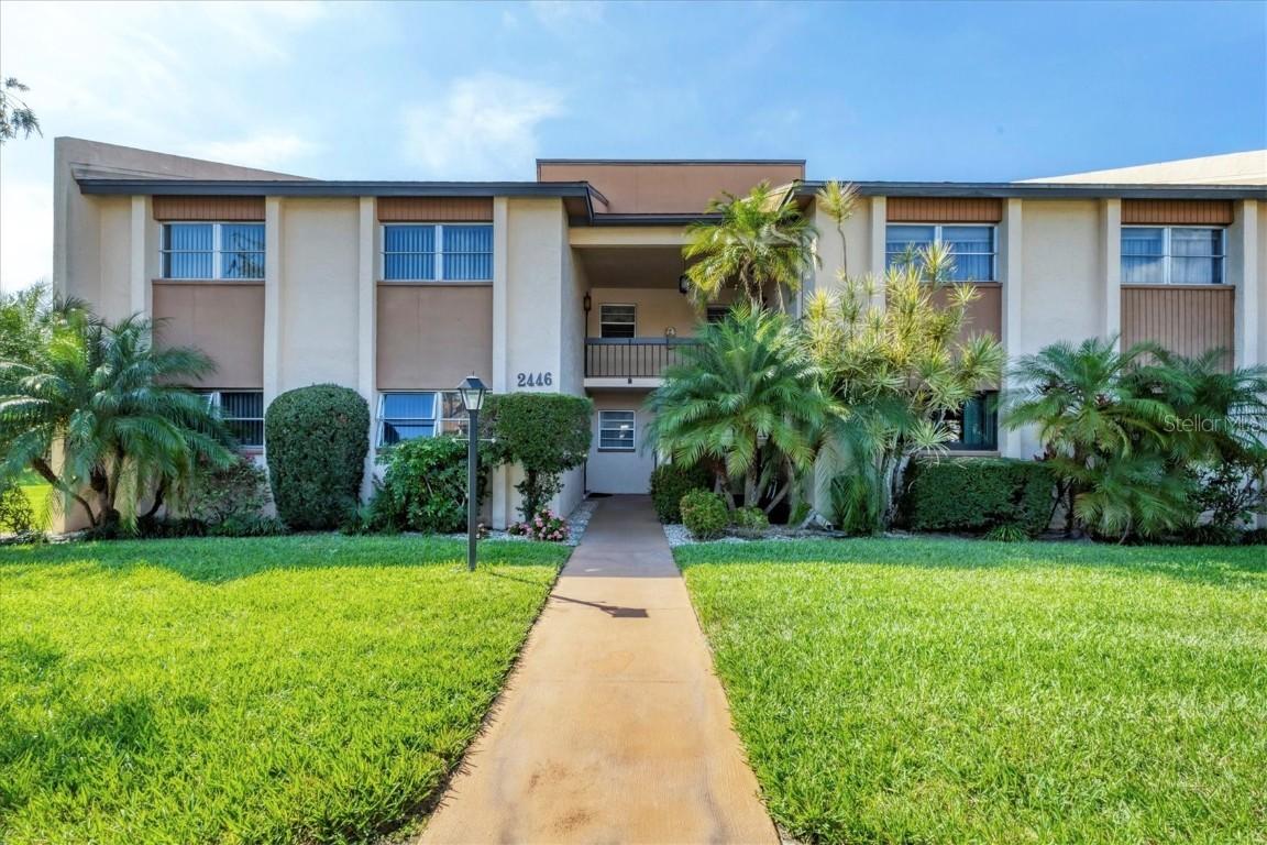 2446 Clubhouse Cir. #202, Sarasota, FL 34232
