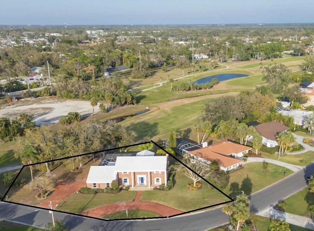 3215 Pine Valley Dr., Sarasota, FL 34239