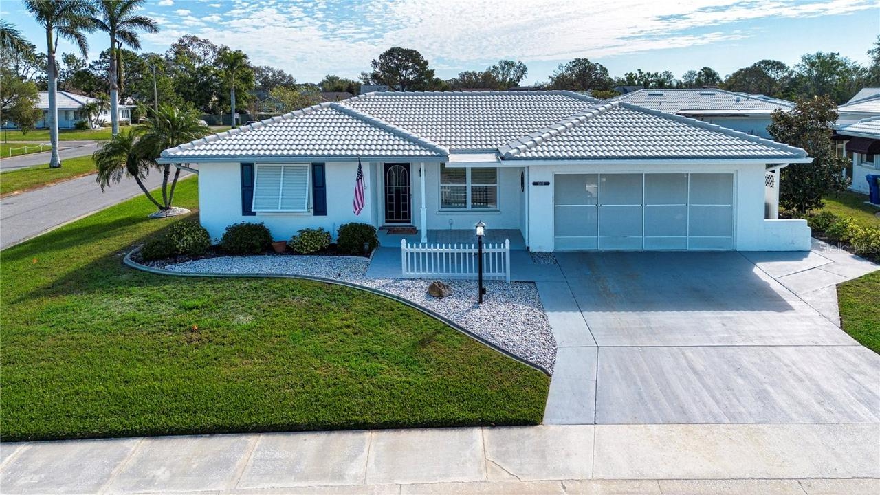 1511 S Knollwood Dr., Bradenton, FL 34208