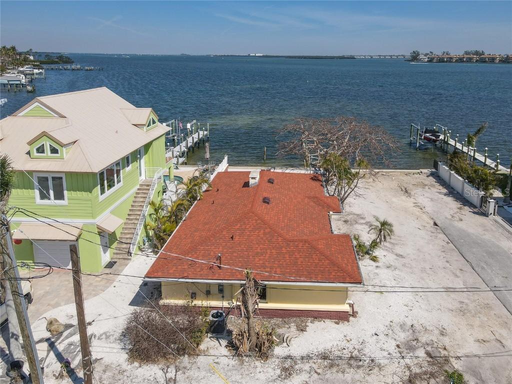 118 9th St., Bradenton Beach, FL 34217