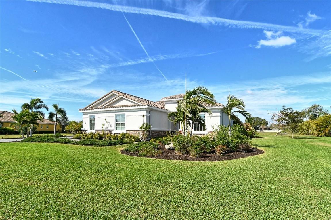 4772 Vasca Dr., Sarasota, FL 34240
