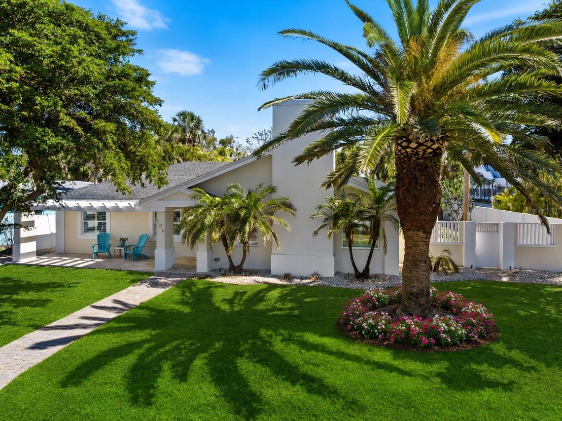106 N Blvd Of The Presidents, Sarasota, FL 34236
