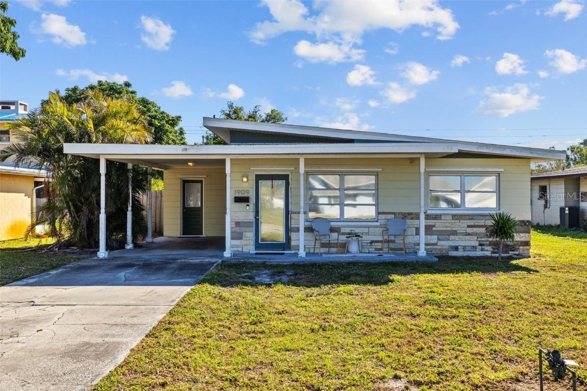 1909 28th St., Bradenton, FL 34205