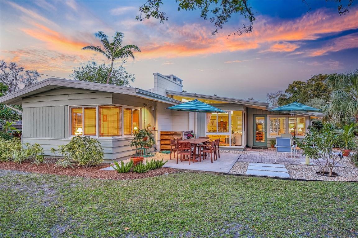 5221 Stevens Dr., Sarasota, FL 34234
