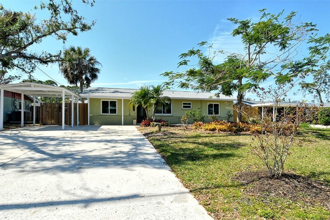 5422 Nutmeg Ave., Sarasota, FL 34231