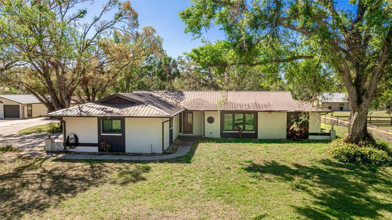 6510 13th Ave., Bradenton, FL 34208