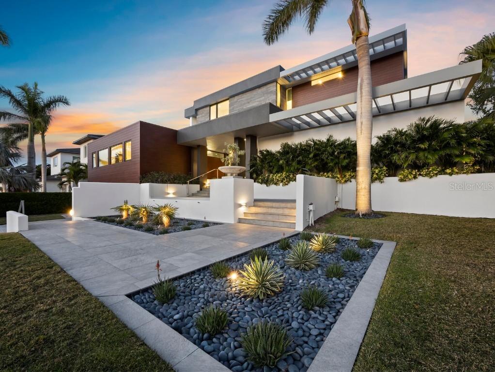 1580 Harbor Cay Ln., Longboat Key, FL 34228