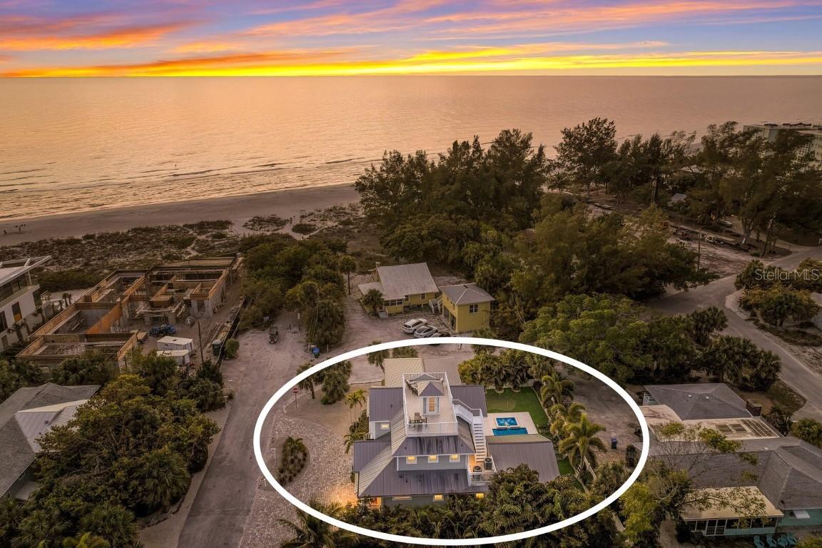 112 50th St., Holmes Beach, FL 34217