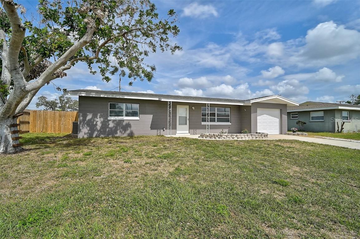 555 Oxford Dr., Venice, FL 34293