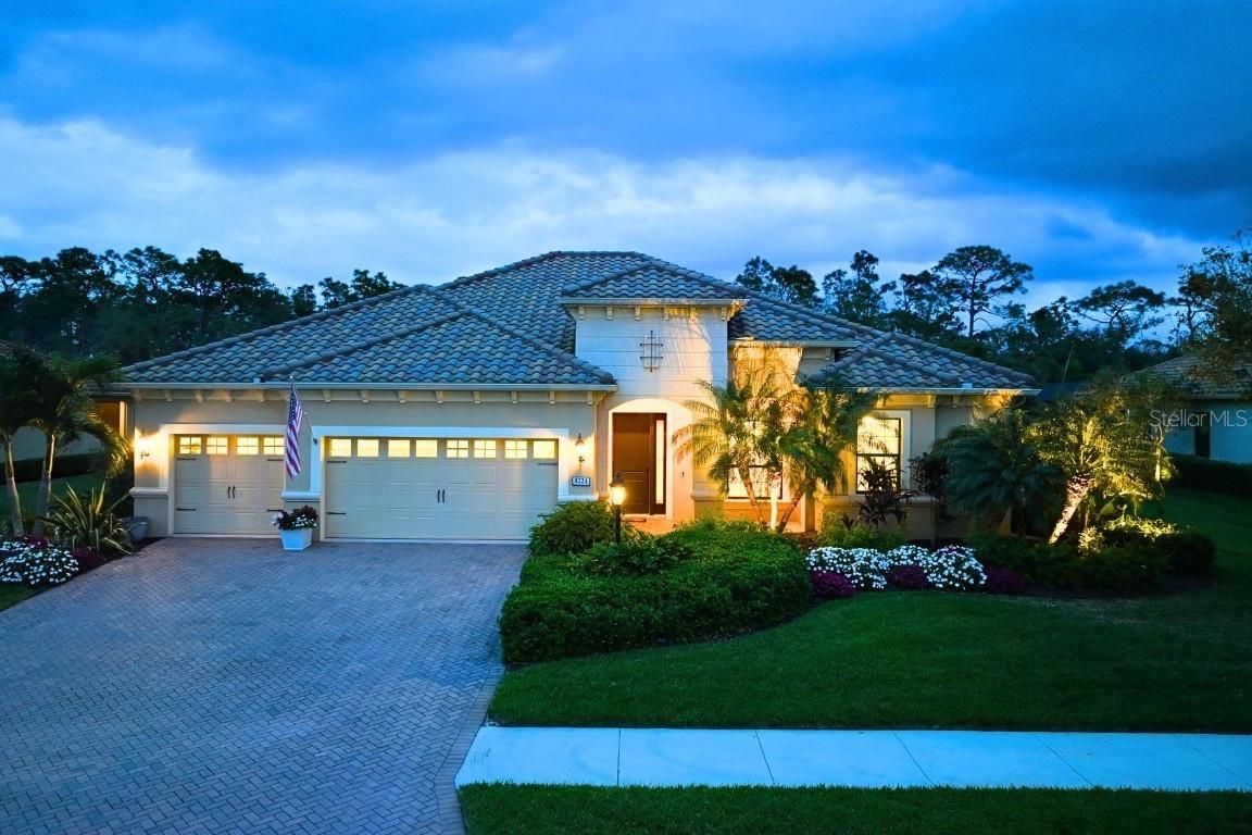 8224 Larkspur Cir., Sarasota, FL 34241