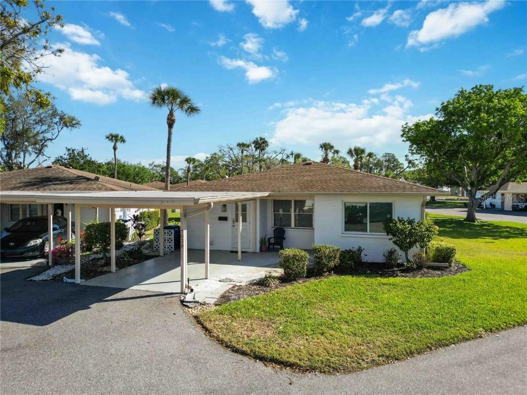 5020 Live Oak Cir., Bradenton, FL 34207