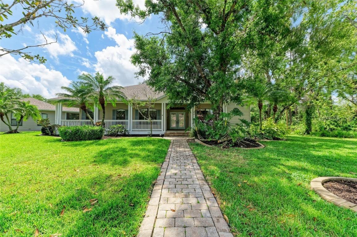 15506 17th Ave., Bradenton, FL 34212