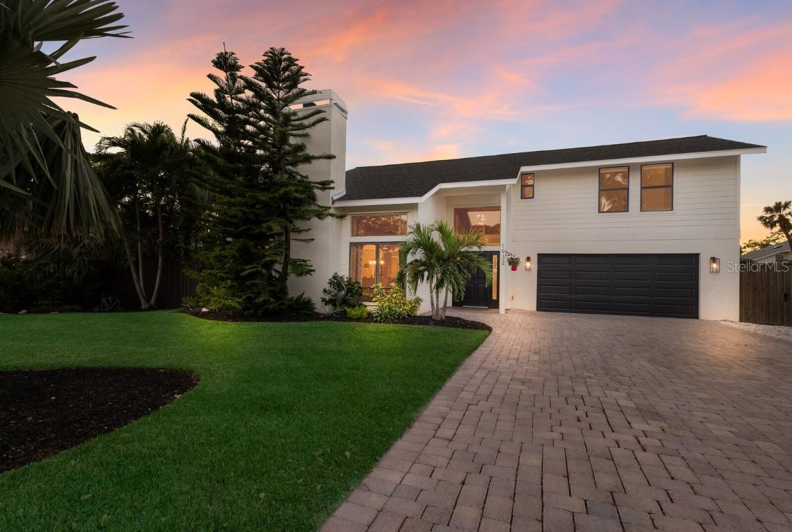 1932 Baywood Ter., Sarasota, FL 34231