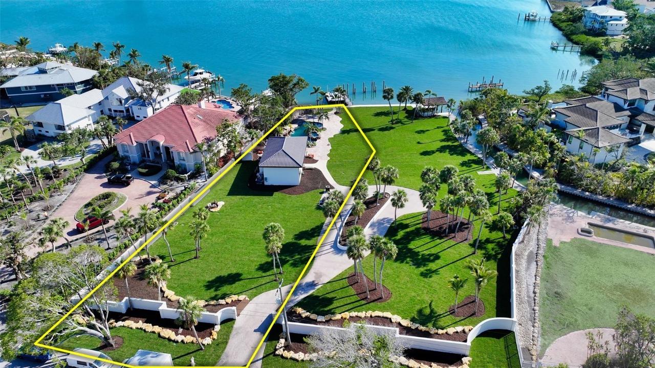 684 Freeling Dr., Sarasota, FL 34242