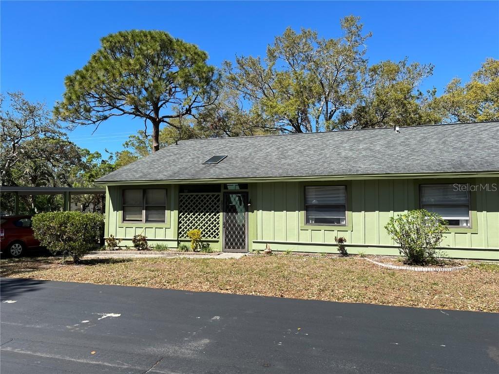 5011 Barrington Cir. #101, Sarasota, FL 34234
