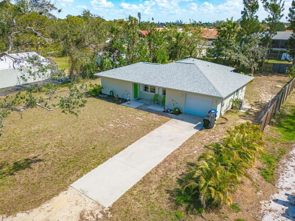 616 Shore Rd., Nokomis, FL 34275