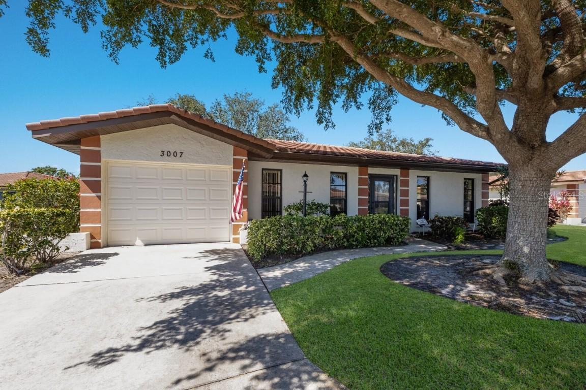 3007 Vivienda Blvd., Bradenton, FL 34207
