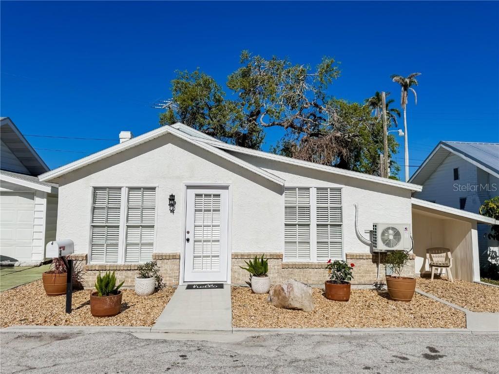 4 Braden Castle Dr., Bradenton, FL 34208