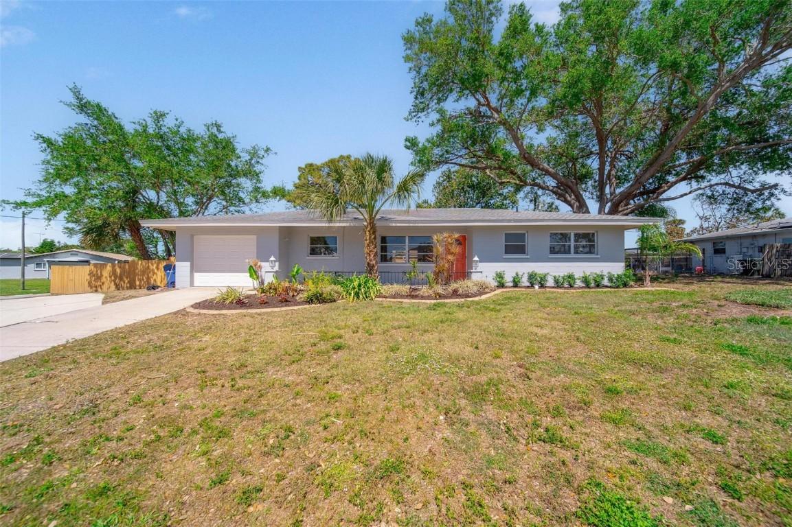3011 Bougainvillea St., Sarasota, FL 34239
