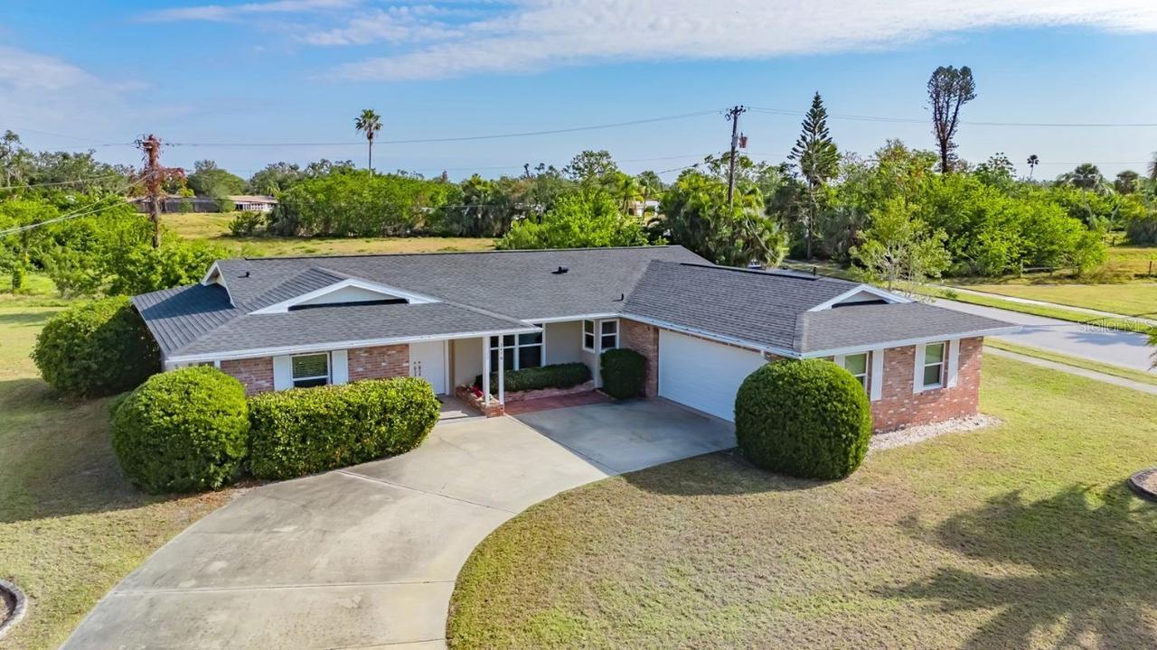 2476 Breakwater Cir., Sarasota, FL 34231