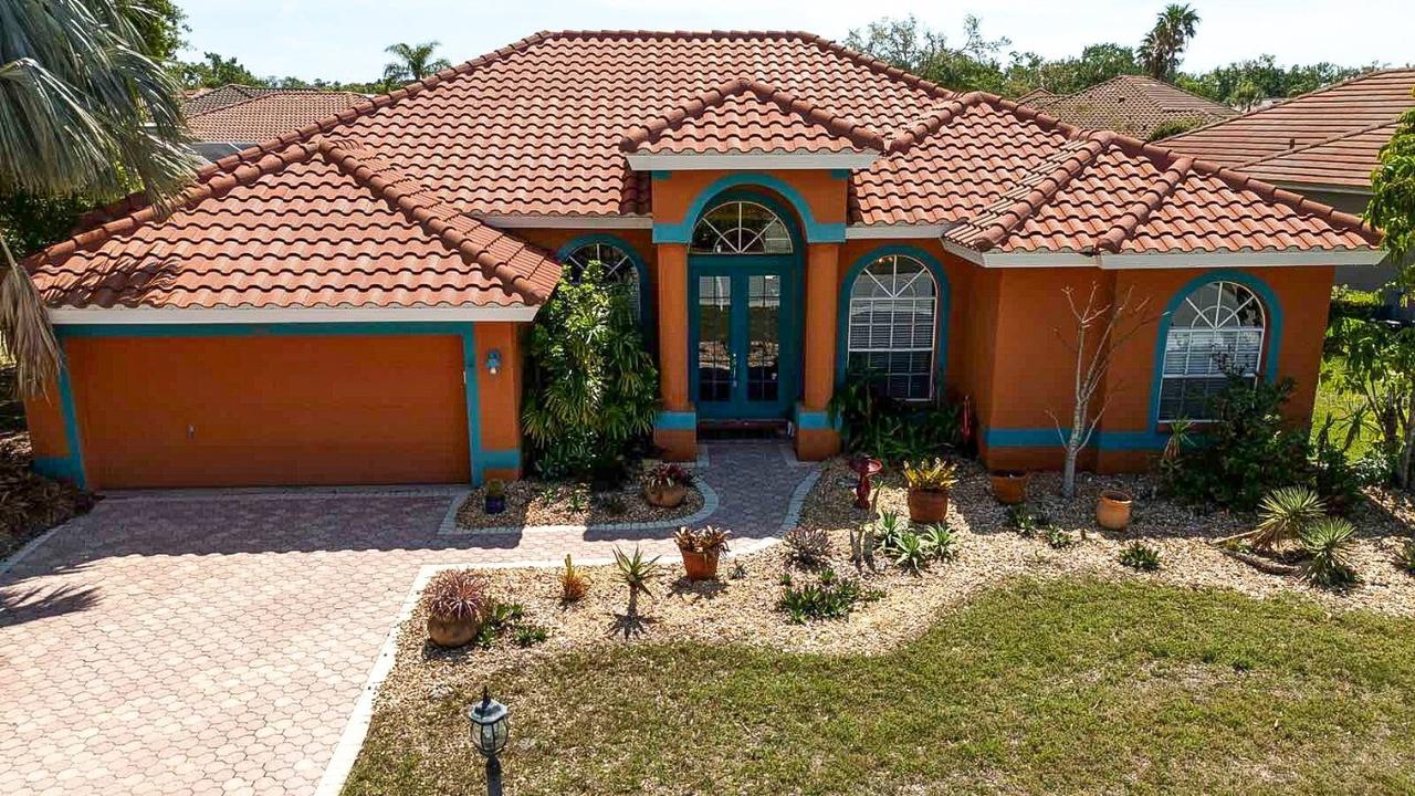 7118 42nd Ct., Sarasota, FL 34243