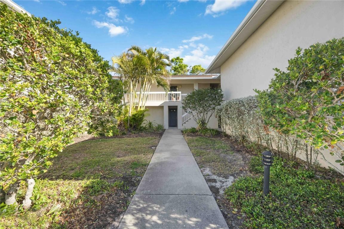2121 Wood St #UNIT 221, Sarasota, FL 34237