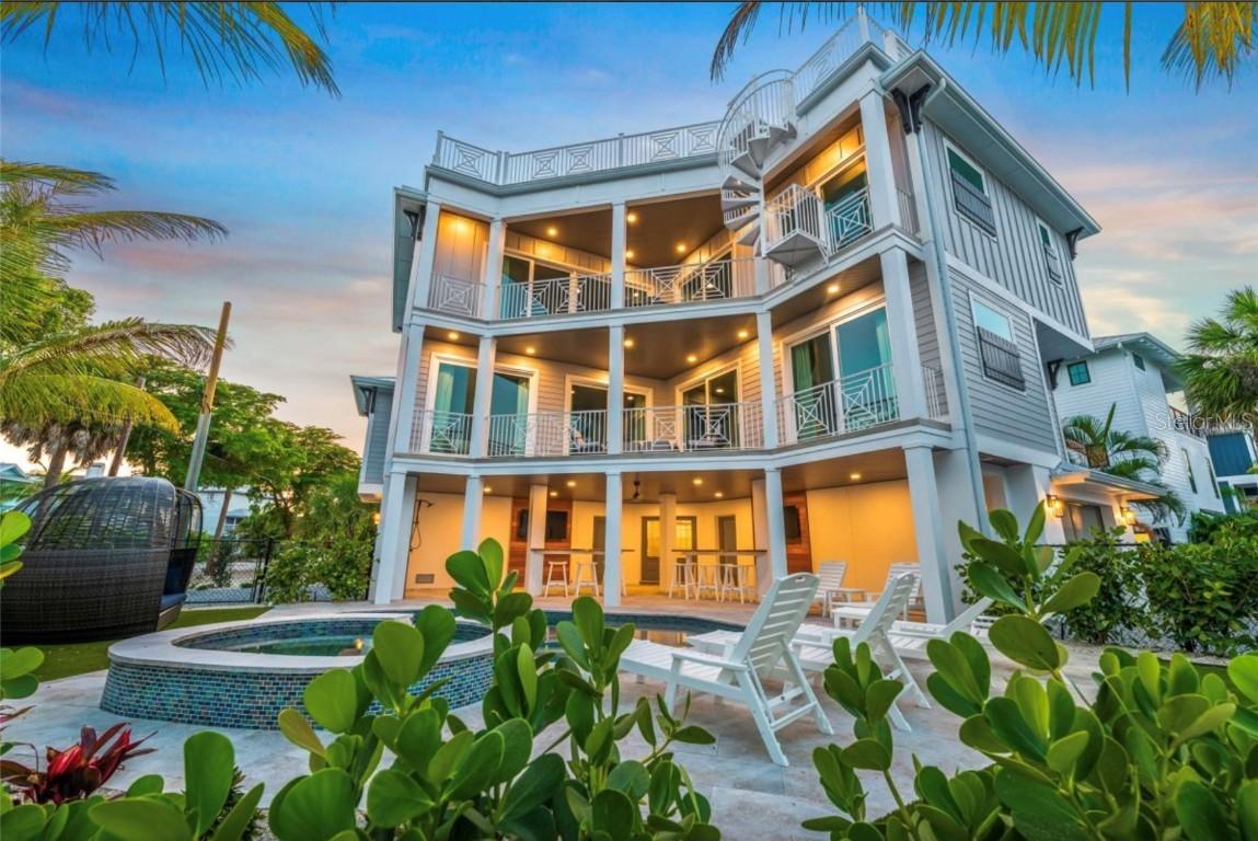 147 Avenida Veneccia, Sarasota, FL 34242