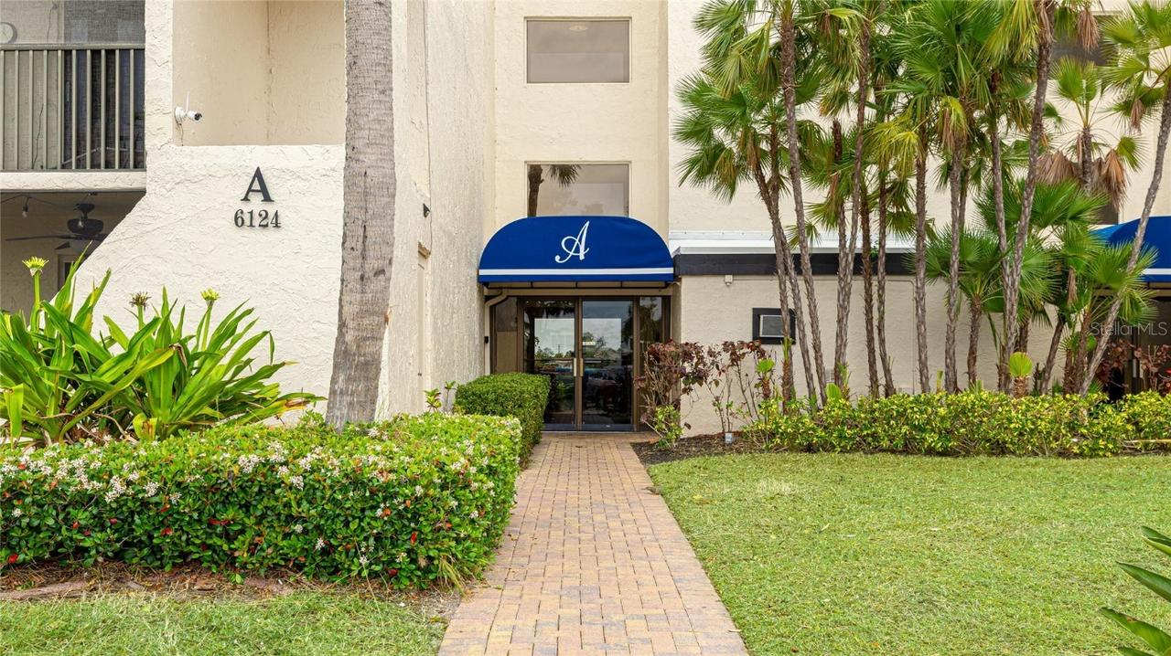 6124 43rd St. #404A, Bradenton, FL 34210