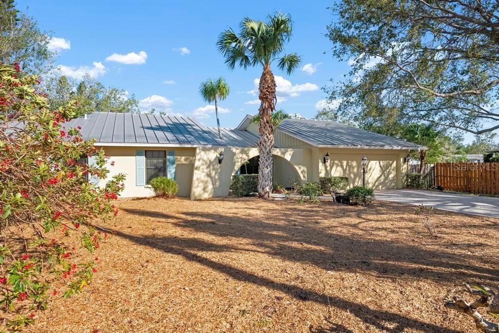 1855 Buccaneer Ct., Sarasota, FL 34231