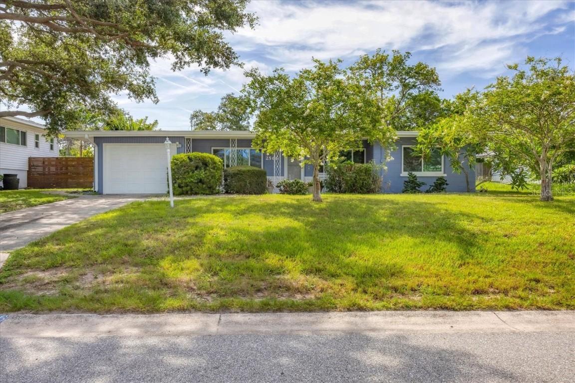 2566 Tulip St., Sarasota, FL 34239