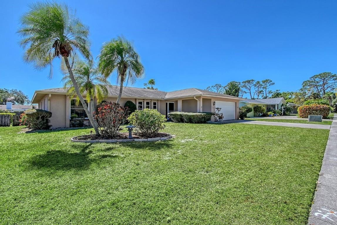 2818 Mayflower St., Sarasota, FL 34231