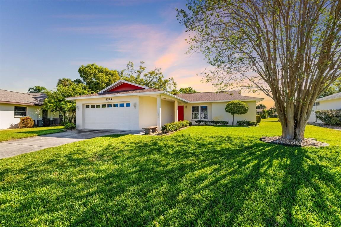 1525 Fleetwood Dr., Sarasota, FL 34232