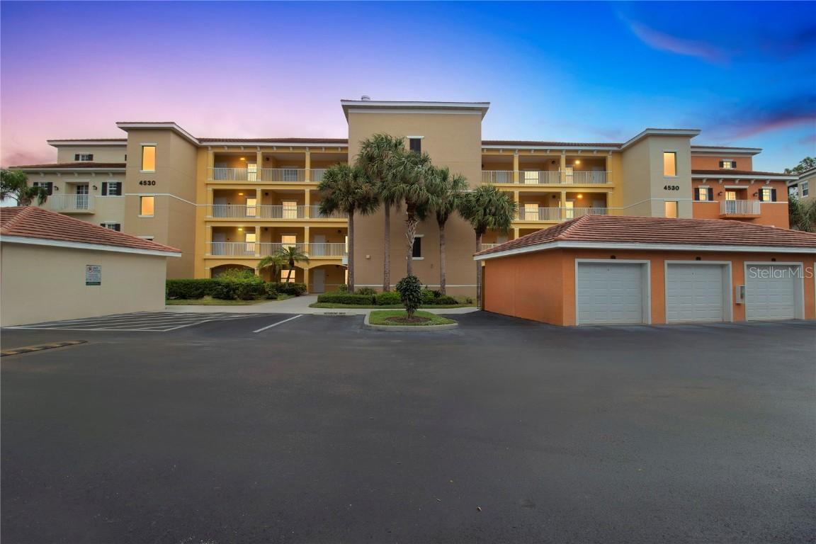 4530 Botanical Place Cir. #307, Naples, FL 34112