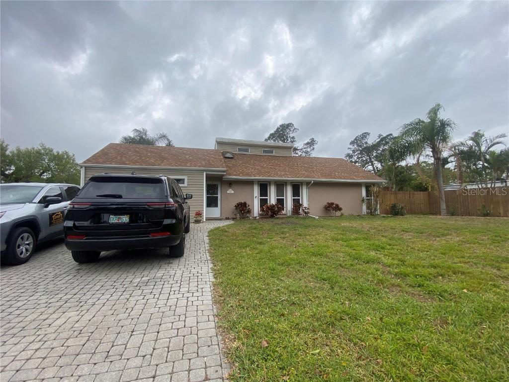 3254 Spirea St., Sarasota, FL 34231