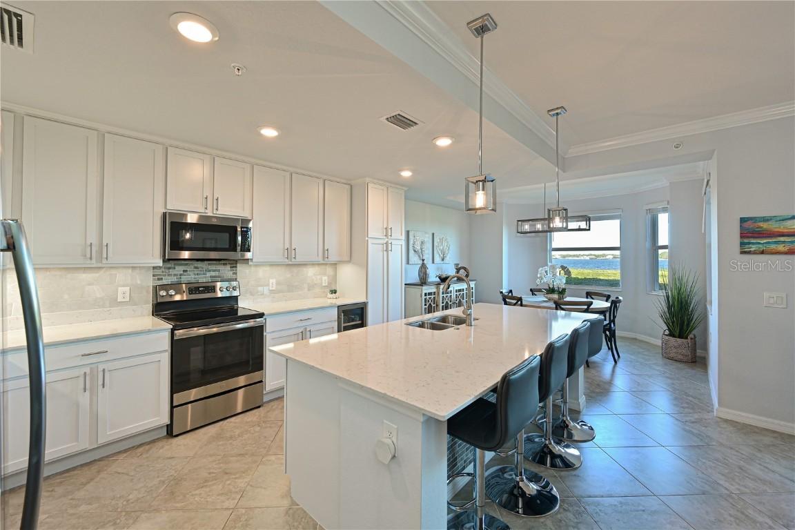 1020 Tidewater Shores Loop #107, Bradenton, FL 34208