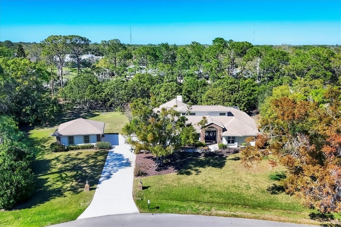 4942 Hidden Oaks Ln., Sarasota, FL 34232