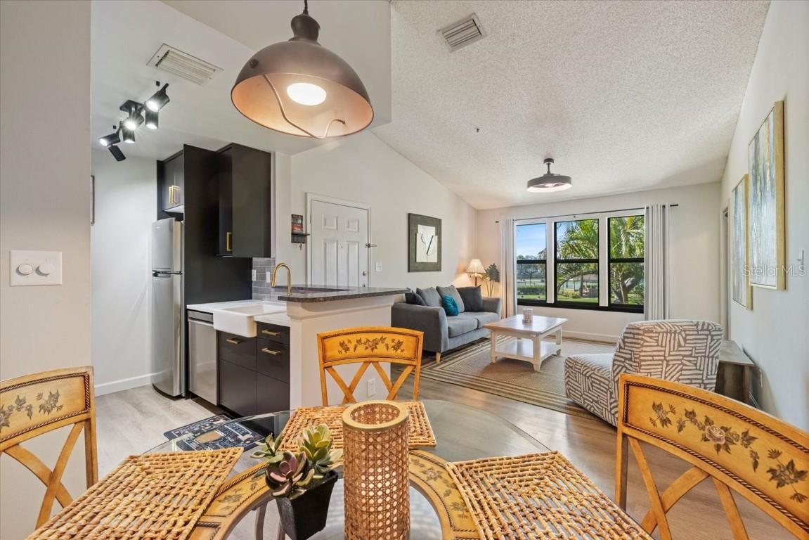 4009 Crockers Lake Blvd. #25, Sarasota, FL 34238