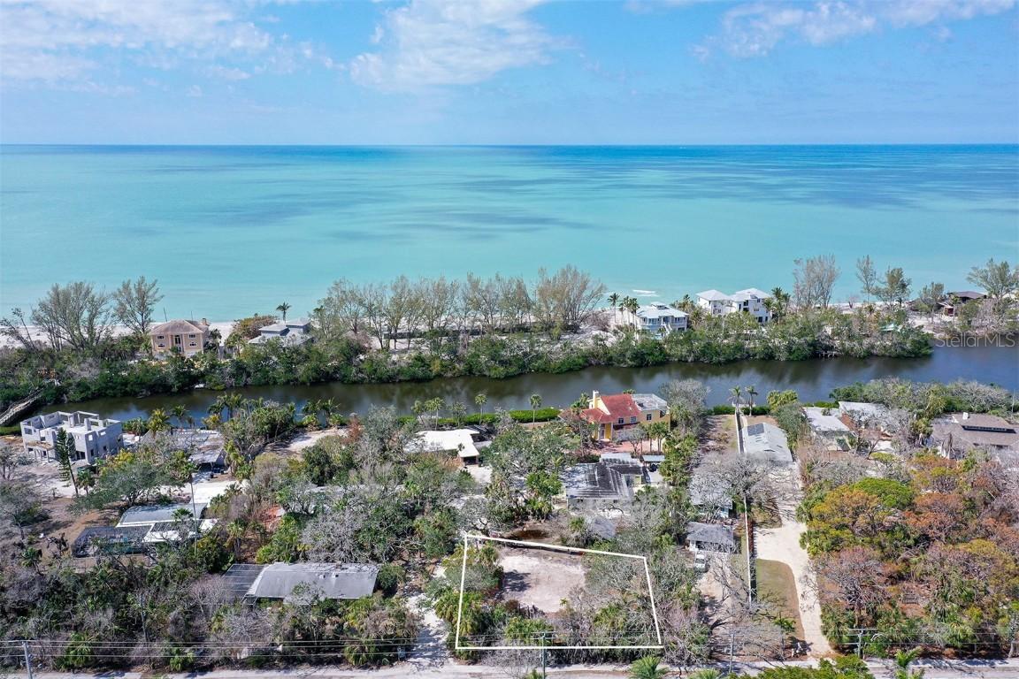 8504 Heron Lagoon Cir., Sarasota, FL 34242