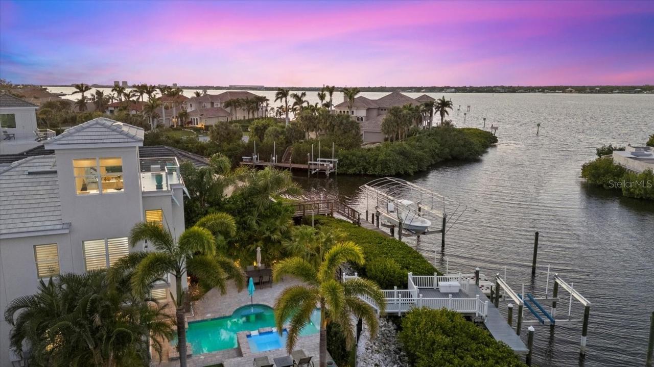 4607 5th Ave., Bradenton, FL 34208