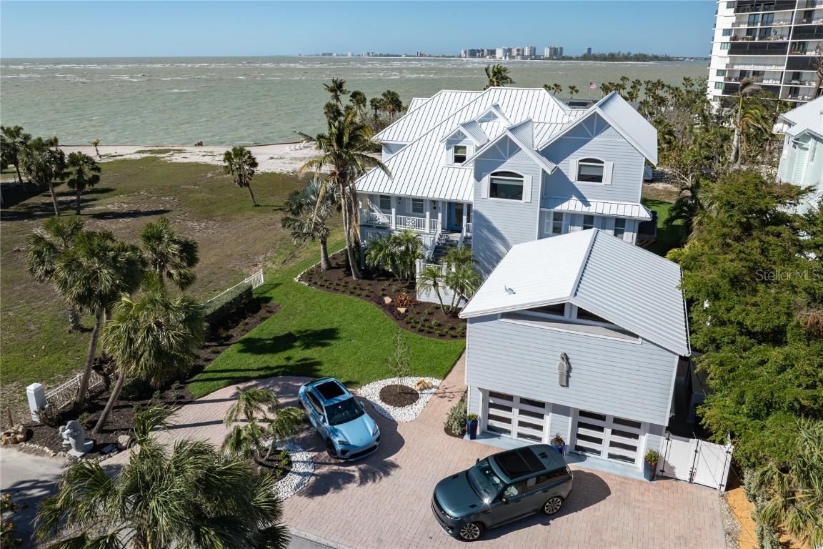 137 Big Pass Ln., Sarasota, FL 34242